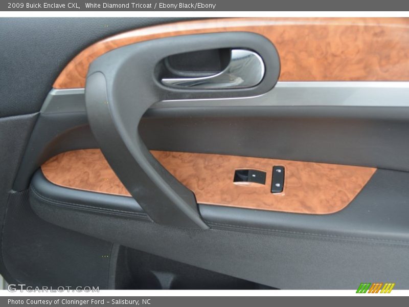 White Diamond Tricoat / Ebony Black/Ebony 2009 Buick Enclave CXL