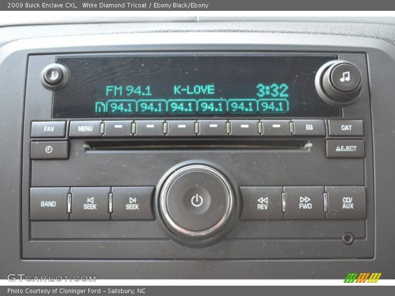 White Diamond Tricoat / Ebony Black/Ebony 2009 Buick Enclave CXL