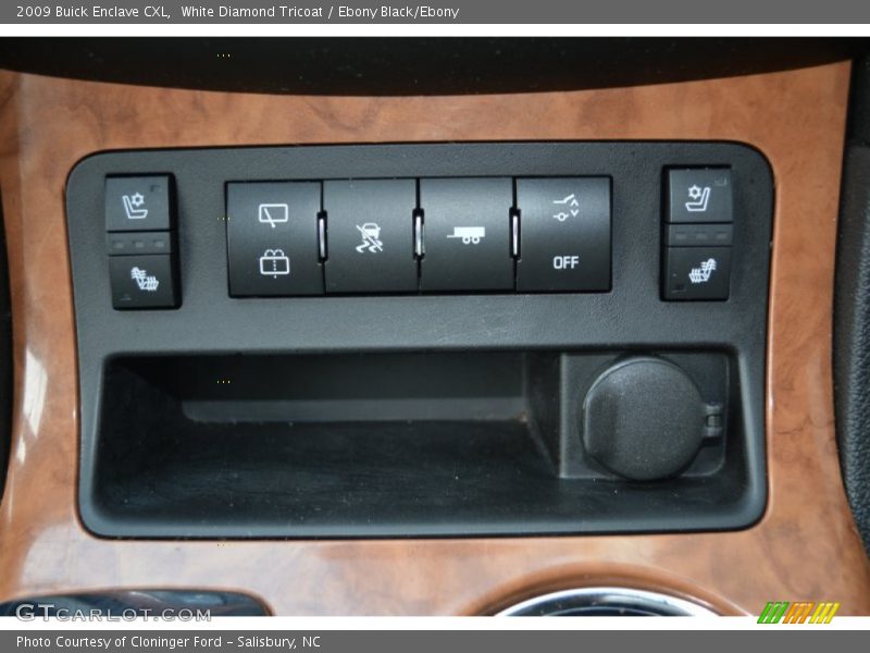 White Diamond Tricoat / Ebony Black/Ebony 2009 Buick Enclave CXL