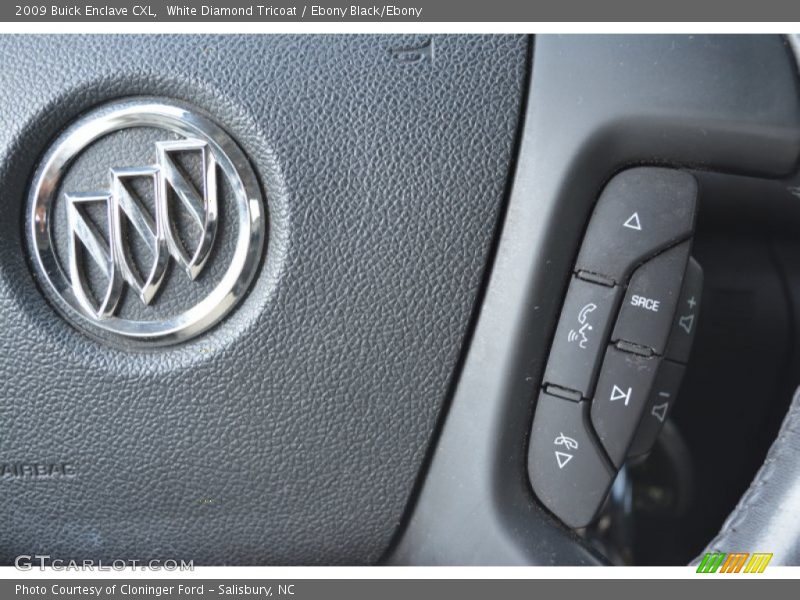 White Diamond Tricoat / Ebony Black/Ebony 2009 Buick Enclave CXL