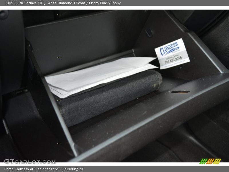 White Diamond Tricoat / Ebony Black/Ebony 2009 Buick Enclave CXL