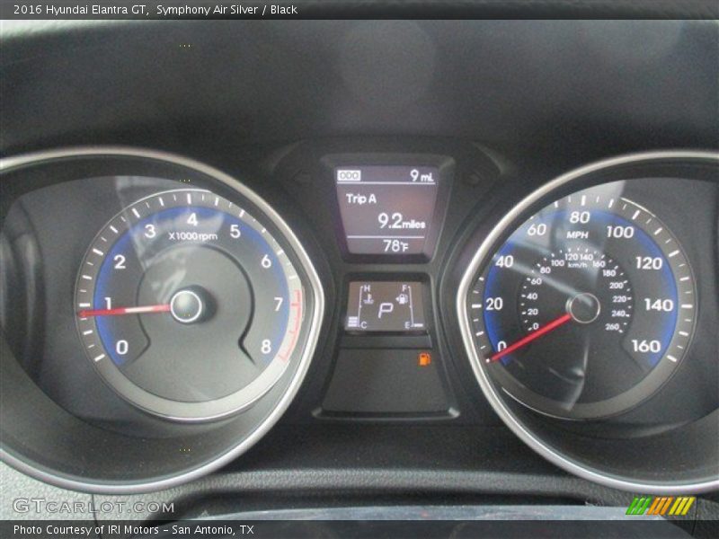 Symphony Air Silver / Black 2016 Hyundai Elantra GT