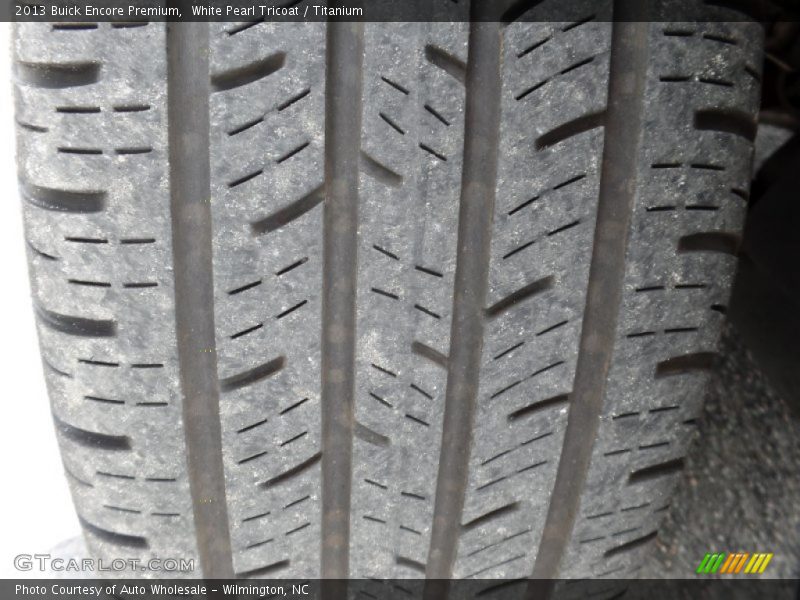 White Pearl Tricoat / Titanium 2013 Buick Encore Premium