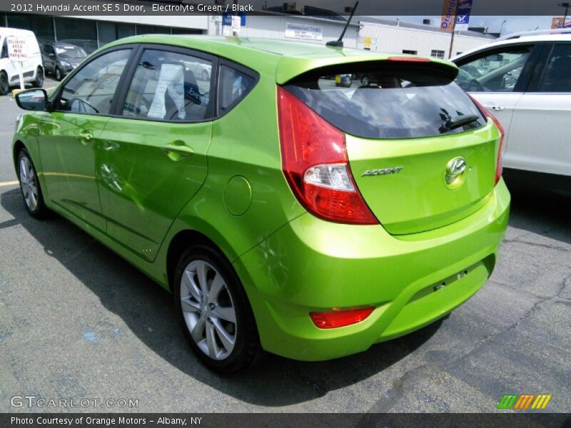 Electrolyte Green / Black 2012 Hyundai Accent SE 5 Door