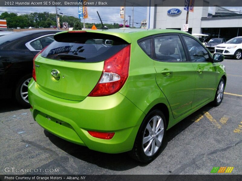 Electrolyte Green / Black 2012 Hyundai Accent SE 5 Door