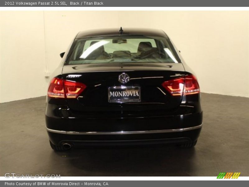 Black / Titan Black 2012 Volkswagen Passat 2.5L SEL