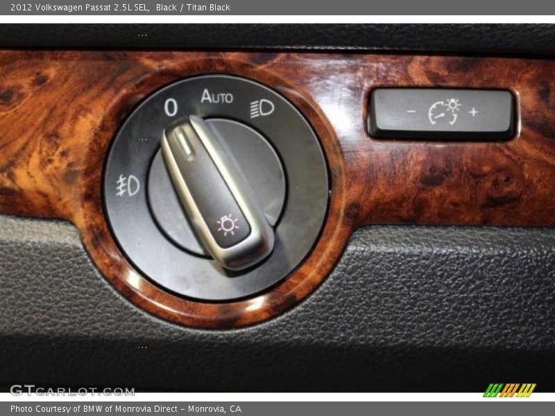Black / Titan Black 2012 Volkswagen Passat 2.5L SEL