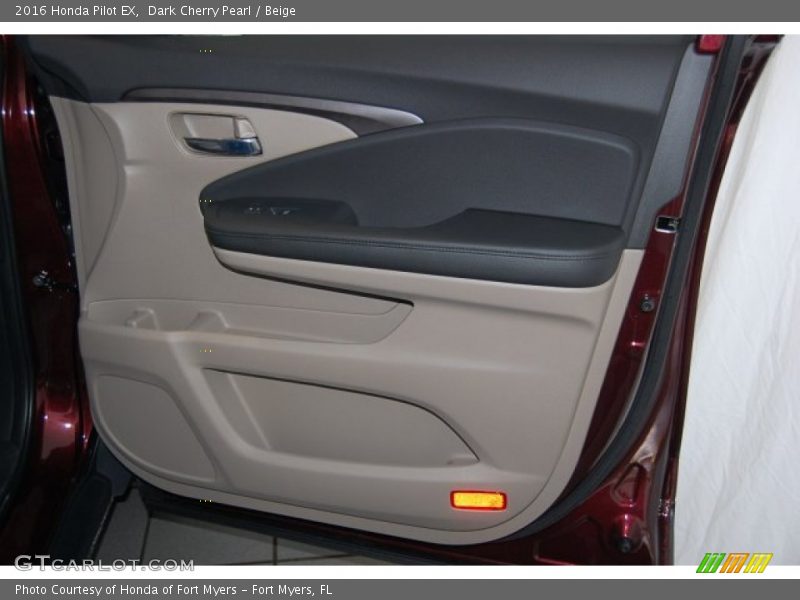 Door Panel of 2016 Pilot EX