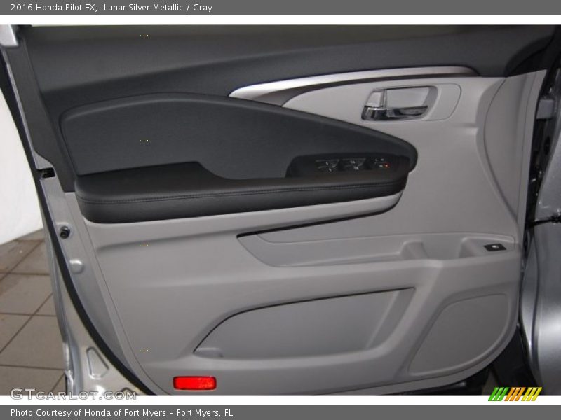 Lunar Silver Metallic / Gray 2016 Honda Pilot EX