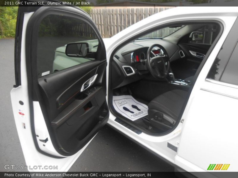 Olympic White / Jet Black 2011 GMC Terrain SLE