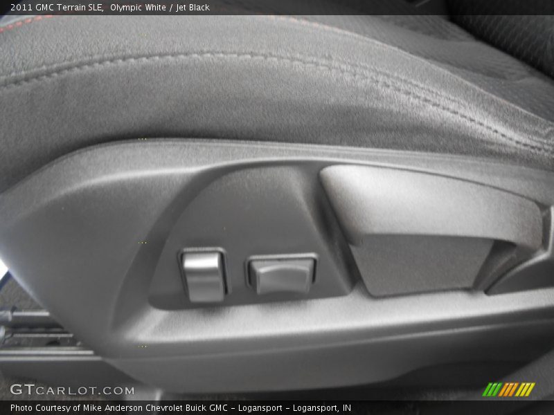 Olympic White / Jet Black 2011 GMC Terrain SLE