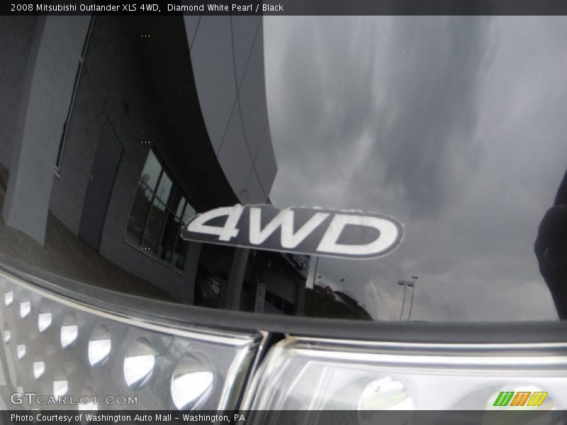 Diamond White Pearl / Black 2008 Mitsubishi Outlander XLS 4WD