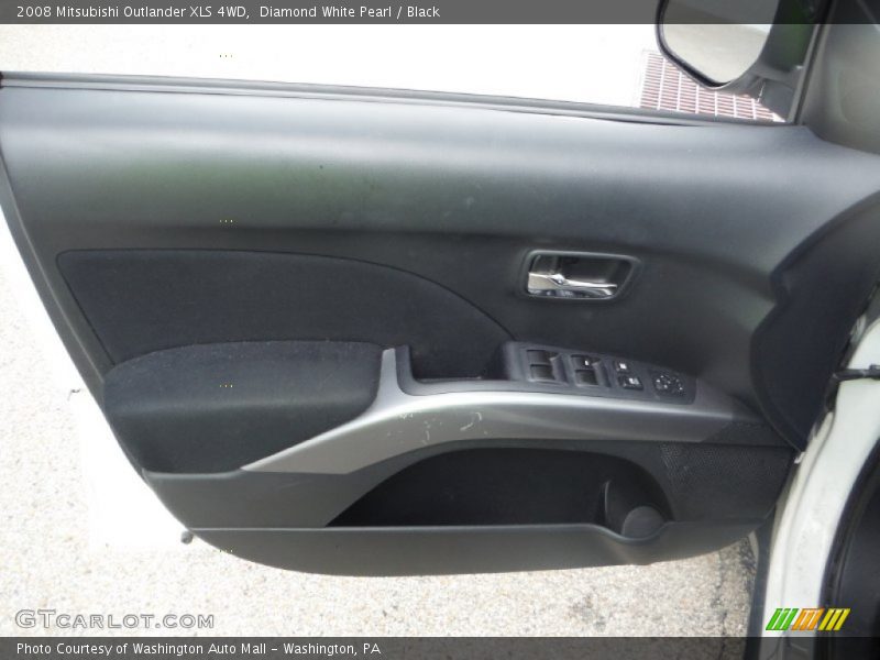 Diamond White Pearl / Black 2008 Mitsubishi Outlander XLS 4WD