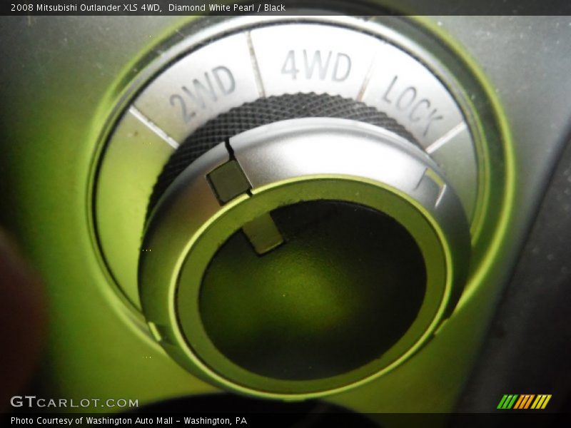 Diamond White Pearl / Black 2008 Mitsubishi Outlander XLS 4WD