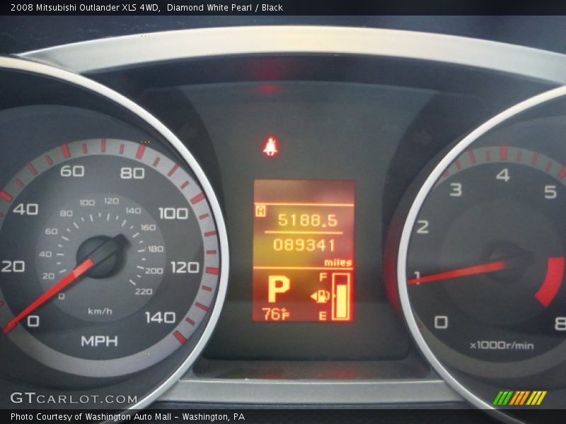 Diamond White Pearl / Black 2008 Mitsubishi Outlander XLS 4WD