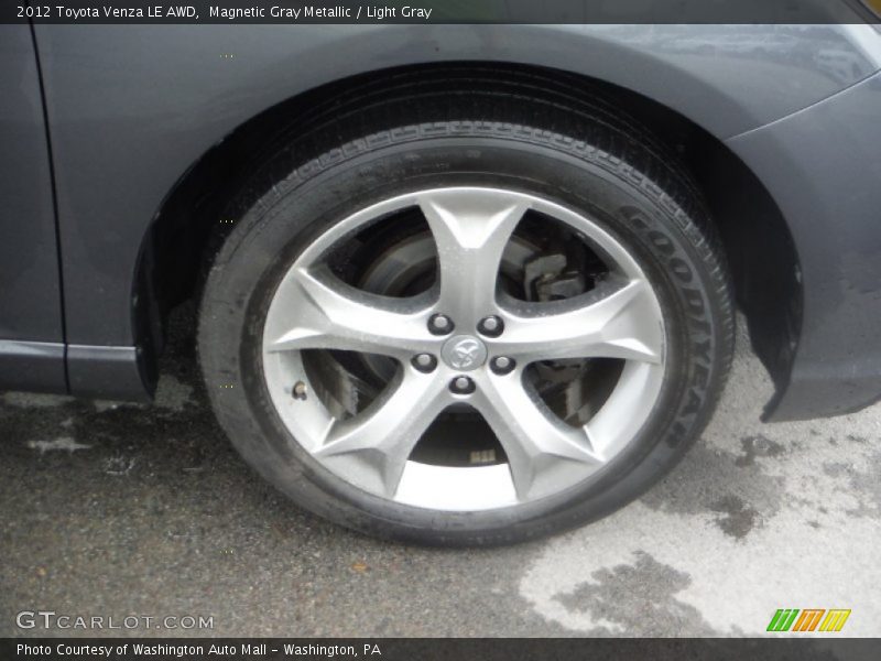 Magnetic Gray Metallic / Light Gray 2012 Toyota Venza LE AWD