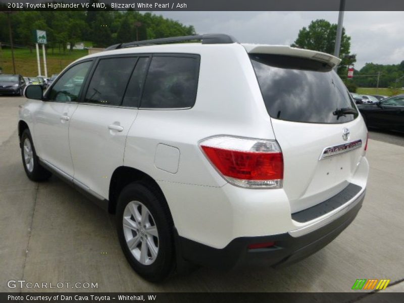 Blizzard White Pearl / Ash 2012 Toyota Highlander V6 4WD