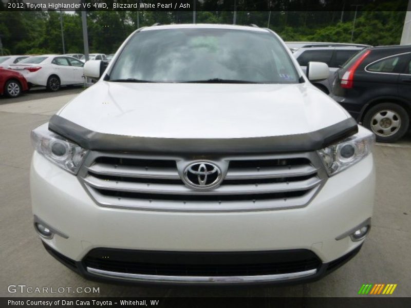 Blizzard White Pearl / Ash 2012 Toyota Highlander V6 4WD