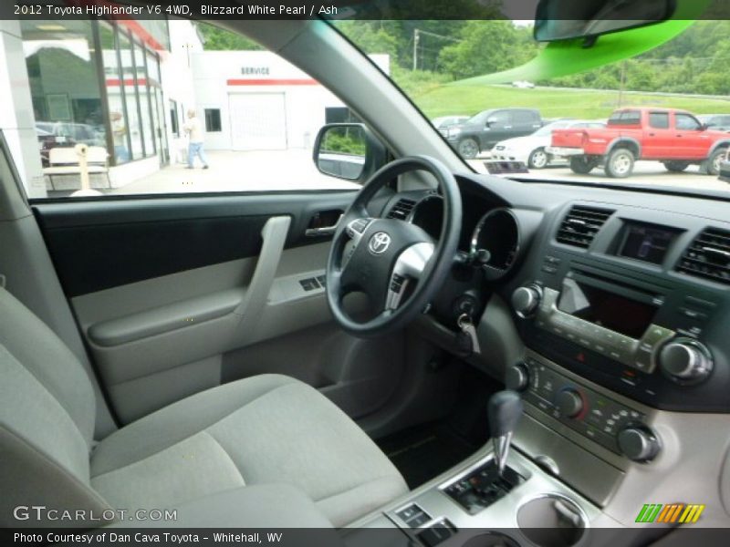 Blizzard White Pearl / Ash 2012 Toyota Highlander V6 4WD