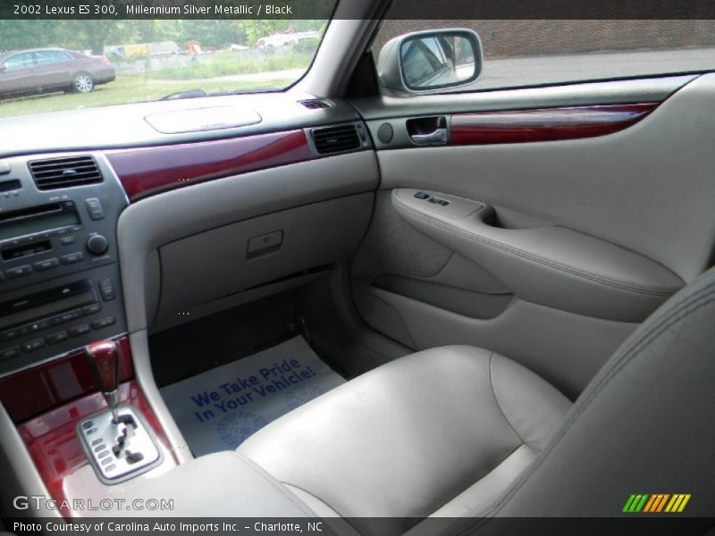 Millennium Silver Metallic / Black 2002 Lexus ES 300