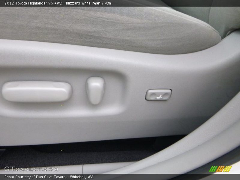 Blizzard White Pearl / Ash 2012 Toyota Highlander V6 4WD