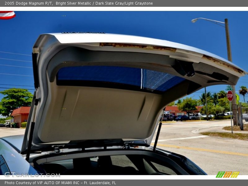 Bright Silver Metallic / Dark Slate Gray/Light Graystone 2005 Dodge Magnum R/T