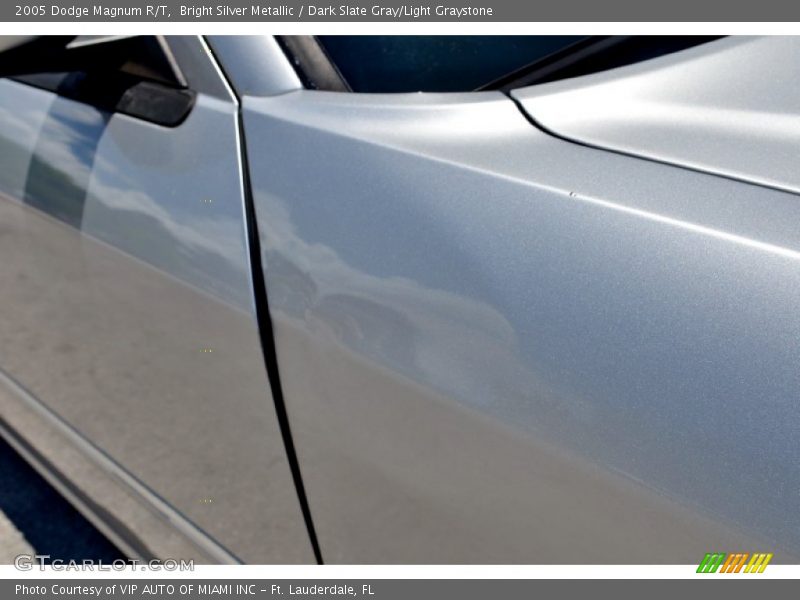 Bright Silver Metallic / Dark Slate Gray/Light Graystone 2005 Dodge Magnum R/T