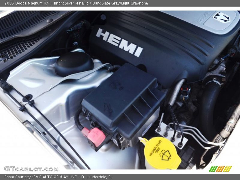 Bright Silver Metallic / Dark Slate Gray/Light Graystone 2005 Dodge Magnum R/T