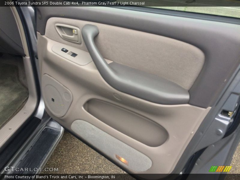 Phantom Gray Pearl / Light Charcoal 2006 Toyota Tundra SR5 Double Cab 4x4