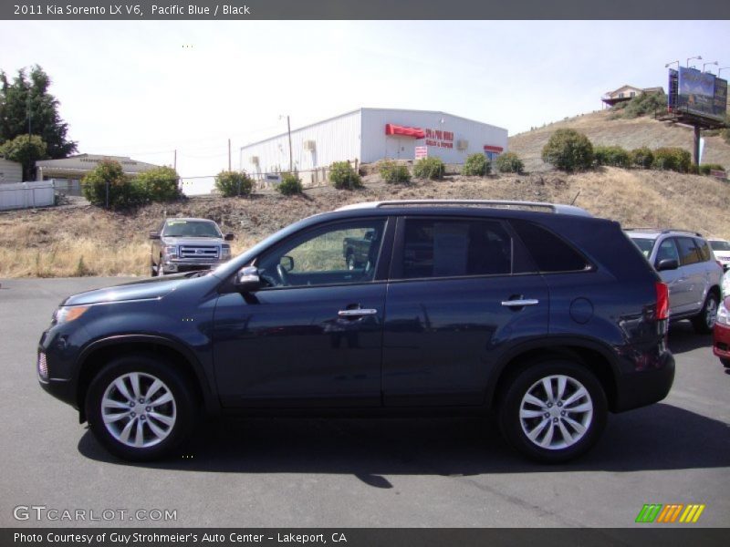 Pacific Blue / Black 2011 Kia Sorento LX V6