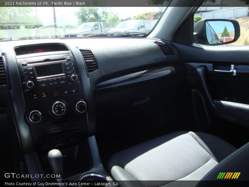 Pacific Blue / Black 2011 Kia Sorento LX V6