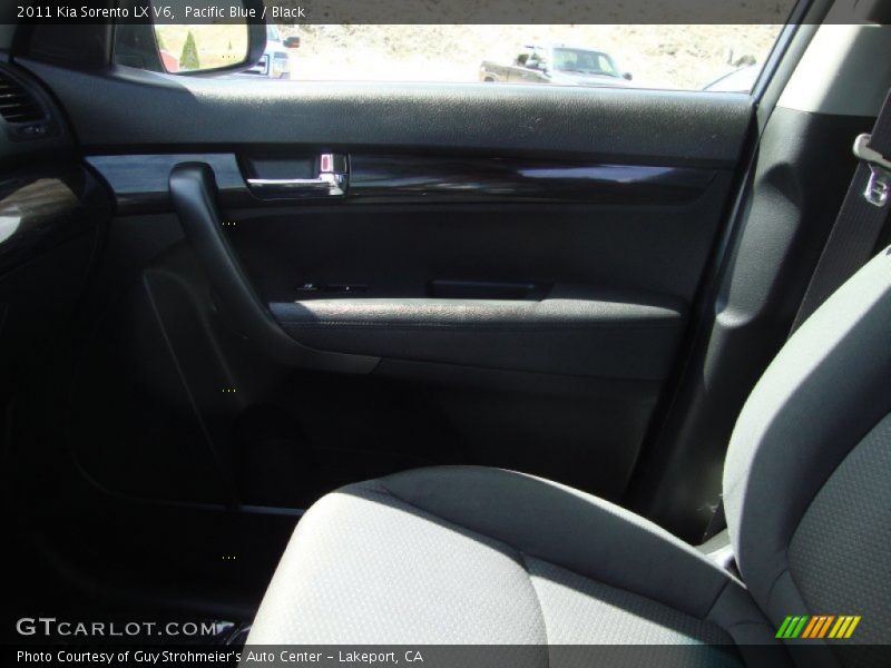 Pacific Blue / Black 2011 Kia Sorento LX V6