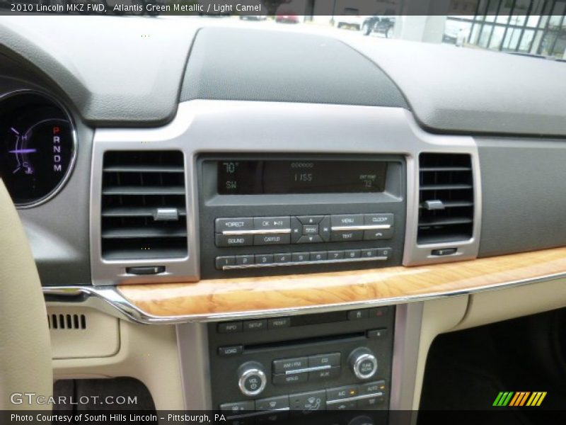 Atlantis Green Metallic / Light Camel 2010 Lincoln MKZ FWD