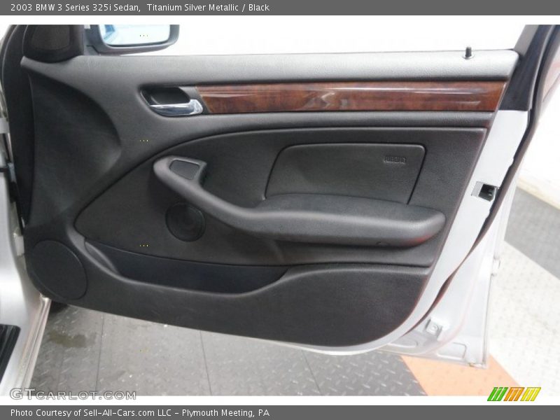 Titanium Silver Metallic / Black 2003 BMW 3 Series 325i Sedan