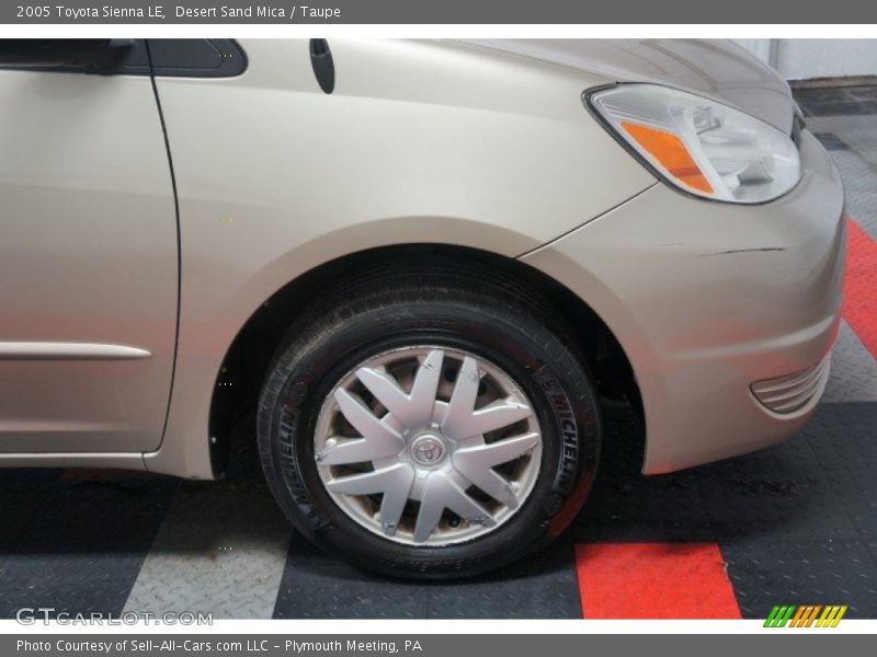 Desert Sand Mica / Taupe 2005 Toyota Sienna LE