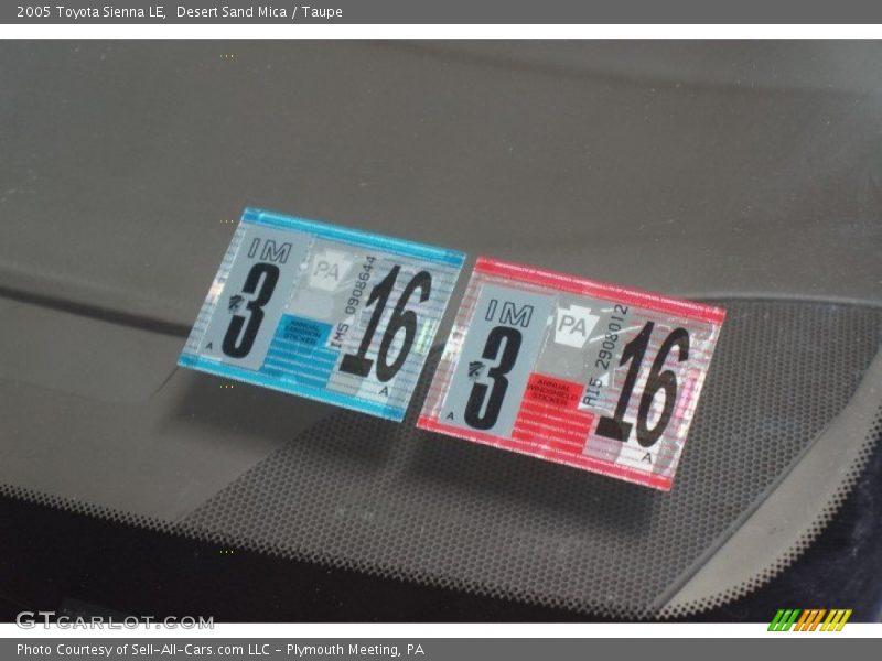 Desert Sand Mica / Taupe 2005 Toyota Sienna LE