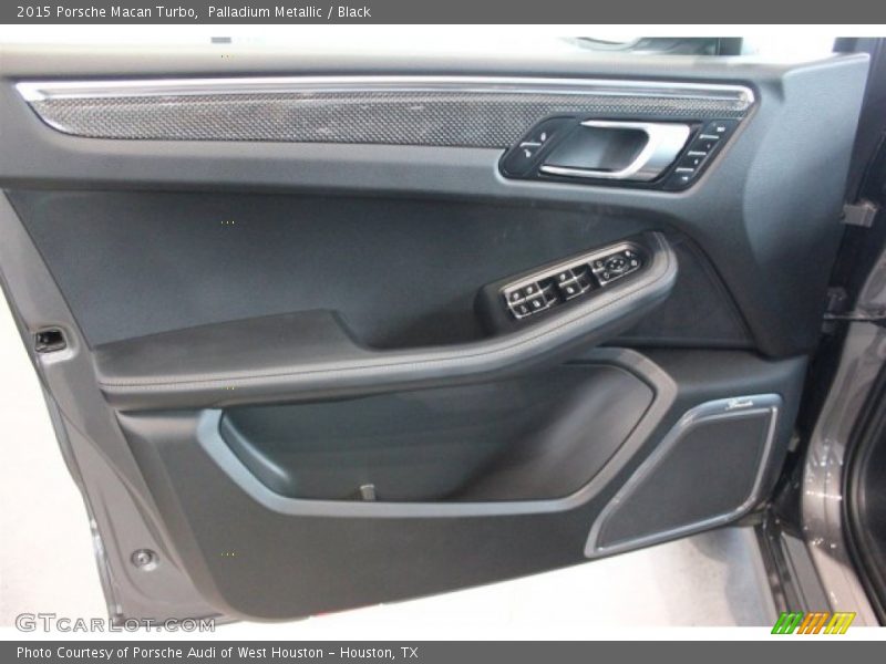 Palladium Metallic / Black 2015 Porsche Macan Turbo