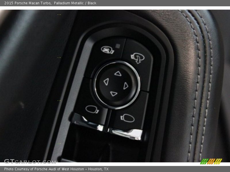 Palladium Metallic / Black 2015 Porsche Macan Turbo