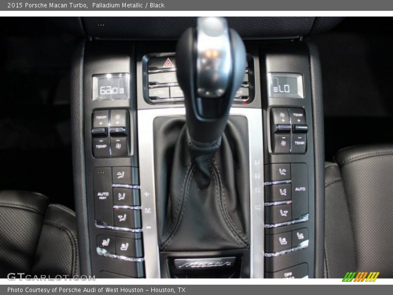 Palladium Metallic / Black 2015 Porsche Macan Turbo