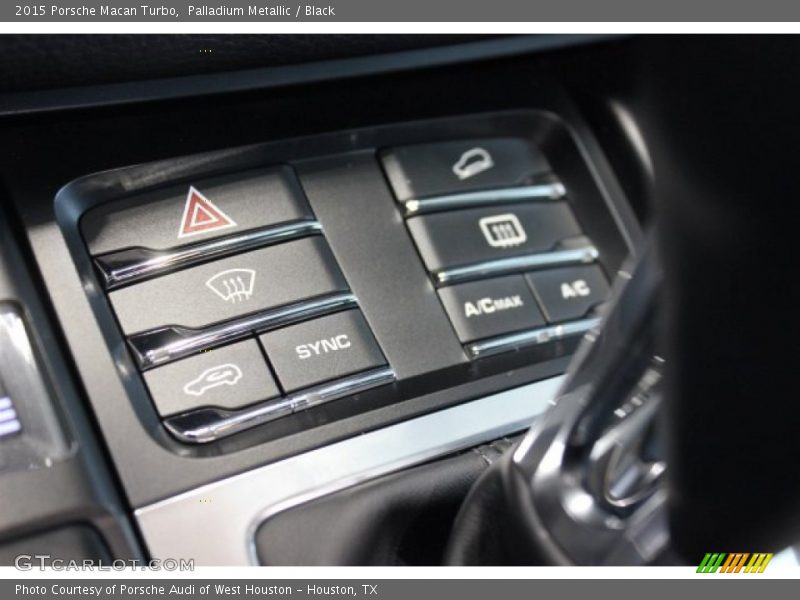 Palladium Metallic / Black 2015 Porsche Macan Turbo