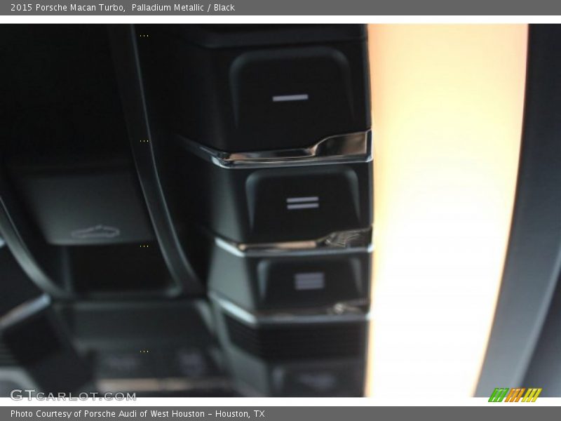 Palladium Metallic / Black 2015 Porsche Macan Turbo