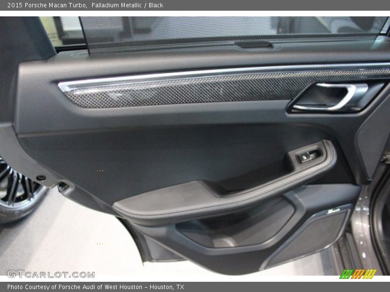 Palladium Metallic / Black 2015 Porsche Macan Turbo