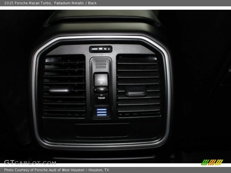 Palladium Metallic / Black 2015 Porsche Macan Turbo