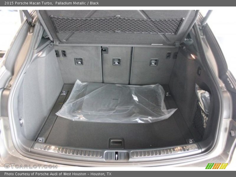 Palladium Metallic / Black 2015 Porsche Macan Turbo