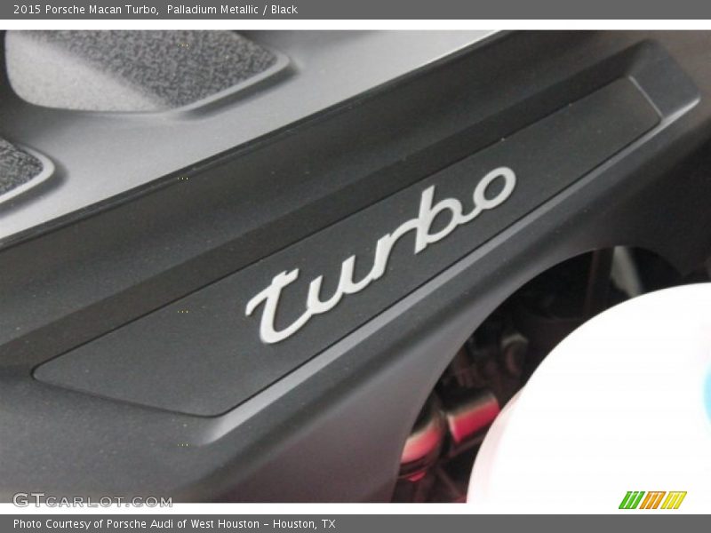 Palladium Metallic / Black 2015 Porsche Macan Turbo