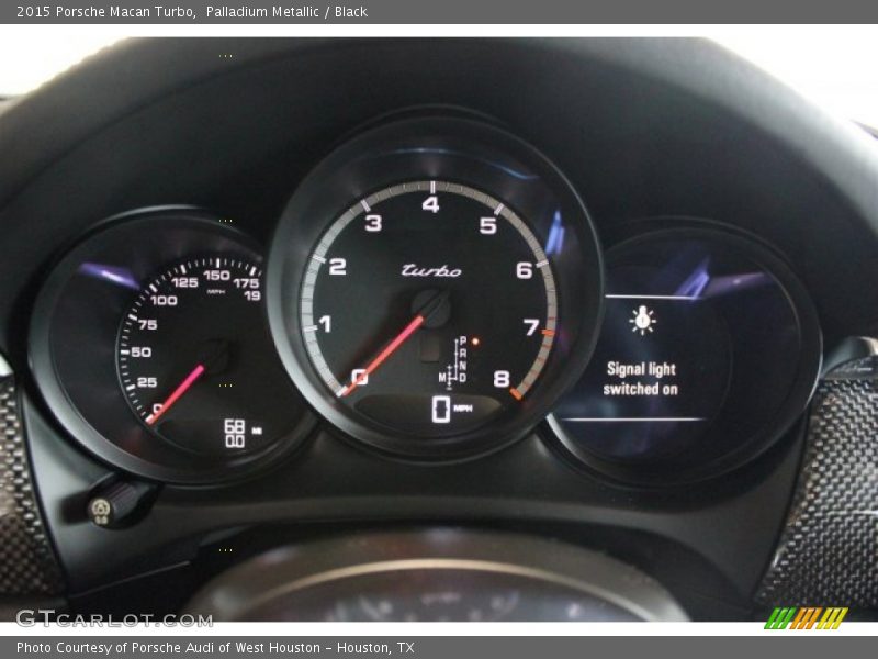 Palladium Metallic / Black 2015 Porsche Macan Turbo