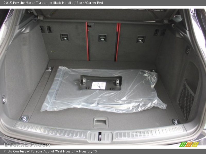  2015 Macan Turbo Trunk