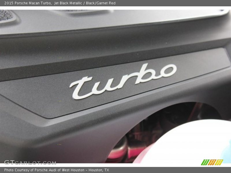  2015 Macan Turbo Logo