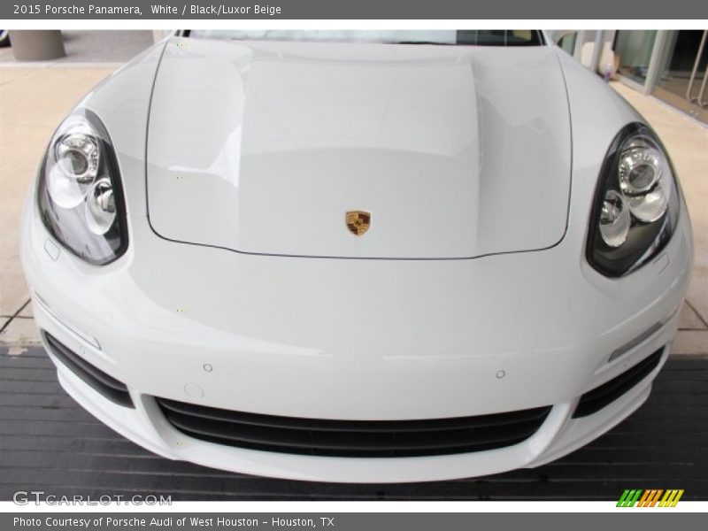 White / Black/Luxor Beige 2015 Porsche Panamera