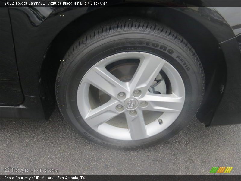 Attitude Black Metallic / Black/Ash 2012 Toyota Camry SE